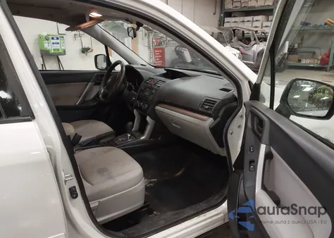 2014 Subaru Forester 2.5I Premium z USA, uszkodzony, nr VIN JF2SJAEC6EH417003